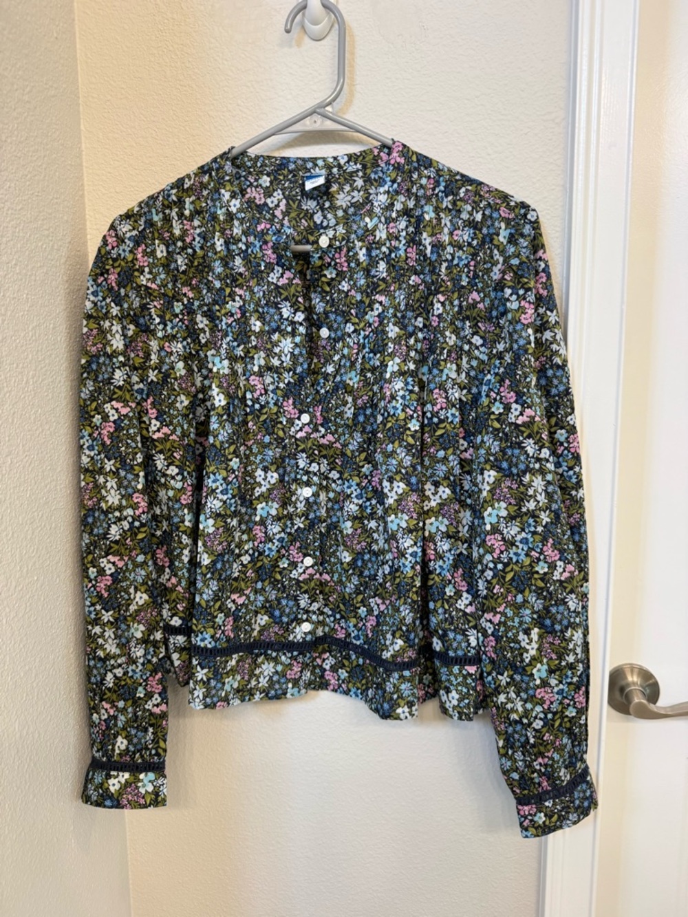 Old Navy Olive Green Floral Button-Front Blouse